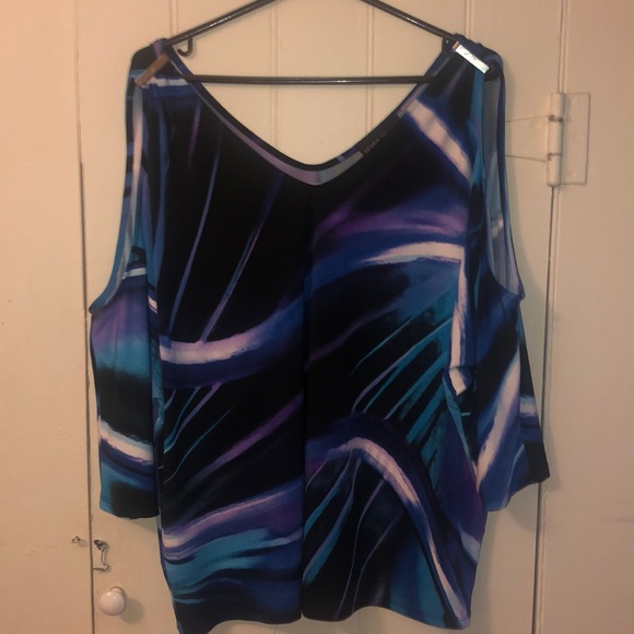Frank Lyman Cold Shoulder Top - Picture 1 of 3